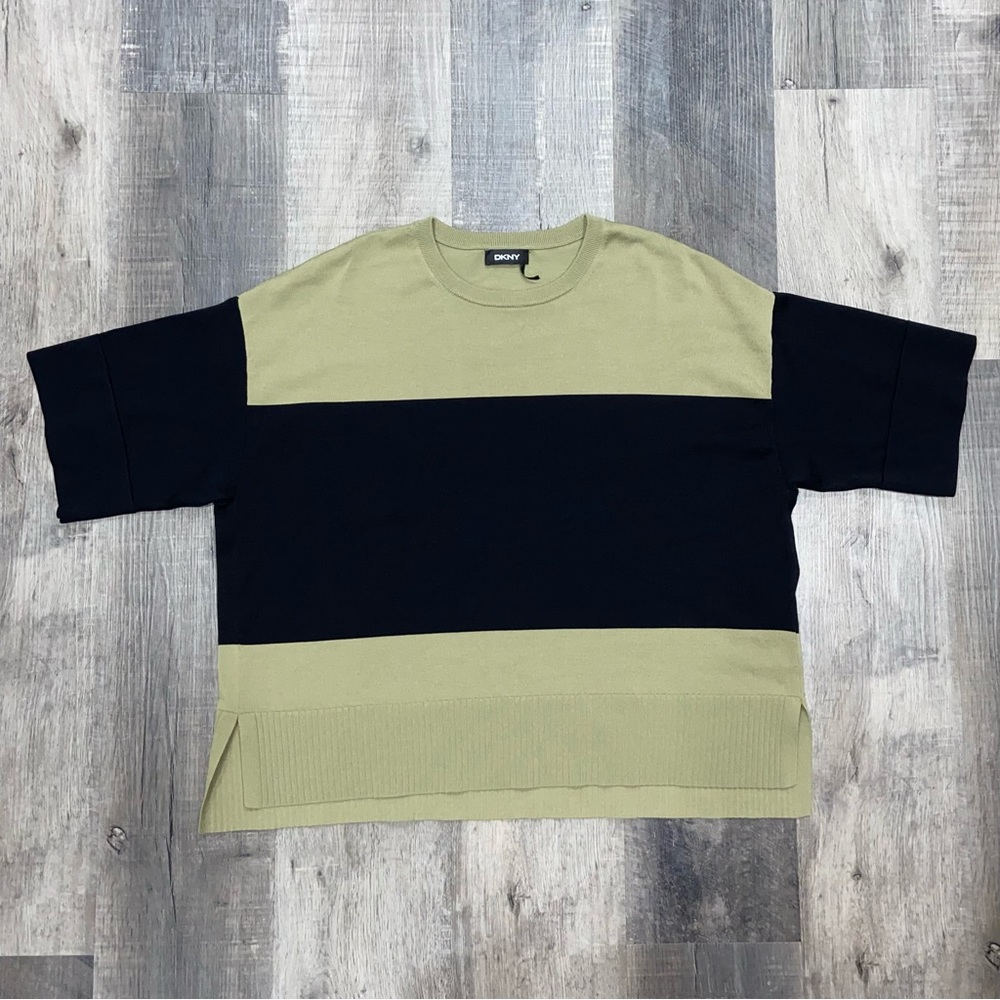DKNY women’s oversized minimalist boxy sweater, EUC